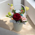 Aranjament Scarlet spring basket